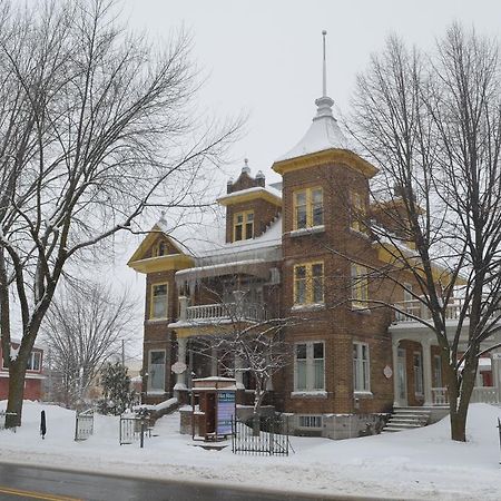 Le 100 St-Laurent Louiseville Eksteriør billede